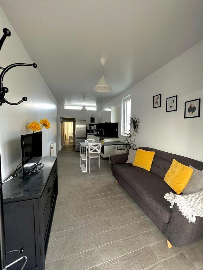 Newly Renovated 1 Bedroom Flat With Garden Pergola 恩尼斯 外观 照片