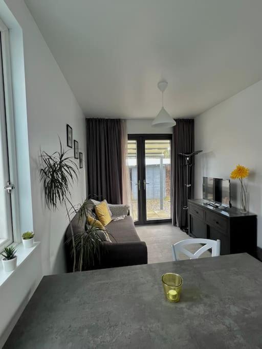 Newly Renovated 1 Bedroom Flat With Garden Pergola 恩尼斯 外观 照片